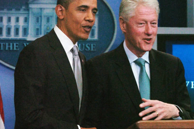 Clinton foi recrutado pela equipe de campanha de Obama para aprovar a política econômica do presidente com o objetivo de encorajar os seguidores e arrecadar mais fundos (Bill Auth-Pool/Getty Images)