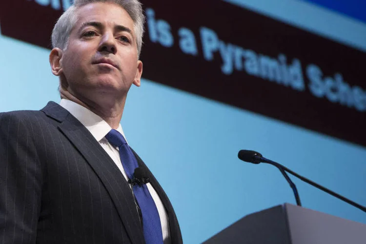 
	Bill Ackman em frente &agrave; frase &quot;Herbalife &eacute; um esquema pir&acirc;mide&quot;, parte de um dos 334 slides da apresenta&ccedil;&atilde;o de 3 horas que ele fez em Nova York em 20 de dezembro de 2012
 (Scott Eells/Bloomberg)