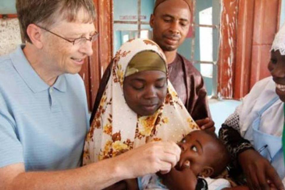 Celulares não ajudaram mais pobres, diz Bill Gates
