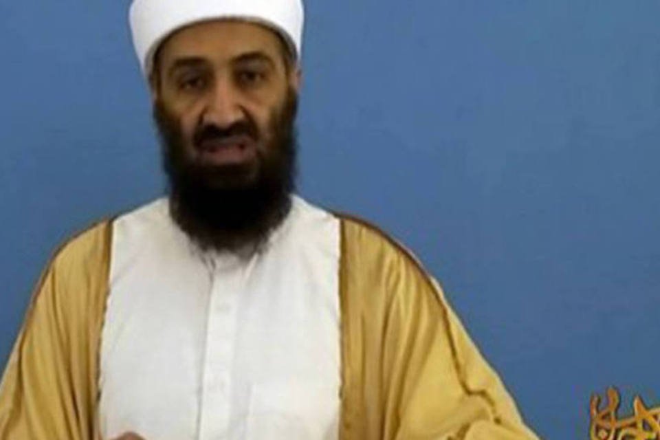 Bin Laden afirma que os americanos terminarão como "escravos das multinacionais e do dinheiro dos judeus" (AFP/SITE)
