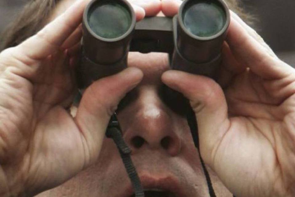 Confiança do consumidor cai em abril, diz ACSP