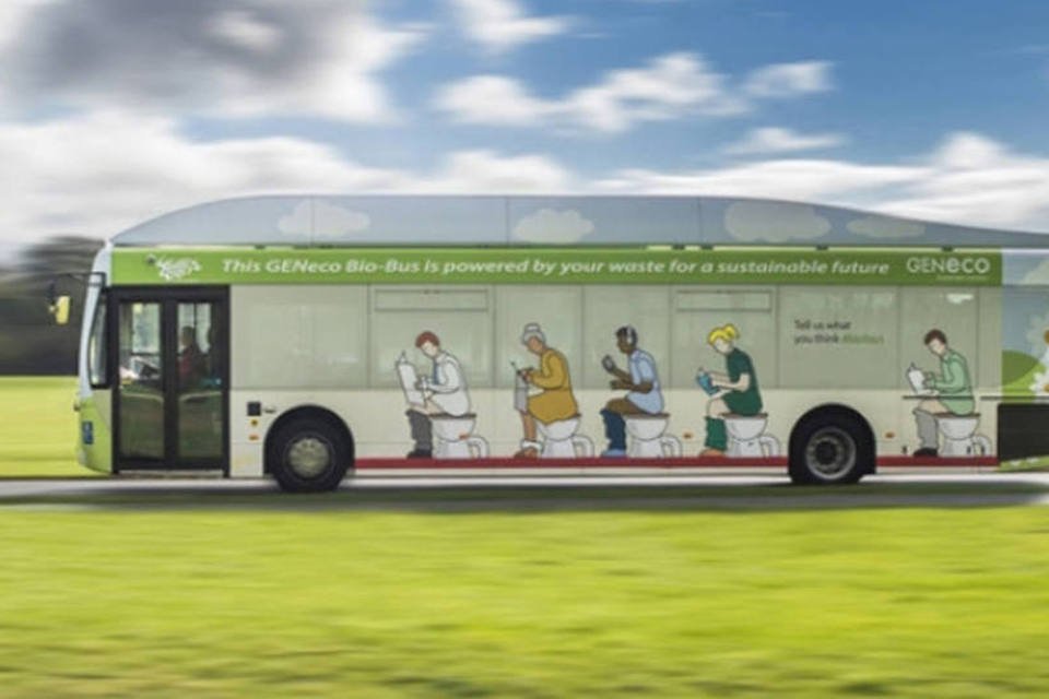 Cidade inglesa recebe ônibus movido a fezes humanas
