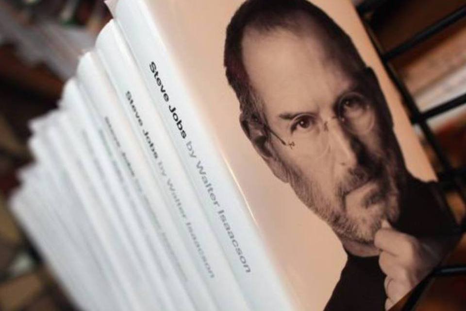 A biografia de Jobs já é o livro é o mais vendido na Amazon.com e também está listado como o livro digital mais vendido da empresa na loja para o Kindle (Joe Raedle/Getty Images)