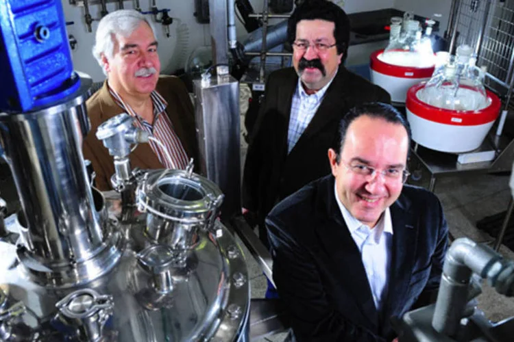 Dante Alário, Paulo e Cleiton de Castro Marques (da esq. para a dir.), sócios da Biolab: 131 pedidos de patente (Germano Lüders/EXAME.com)