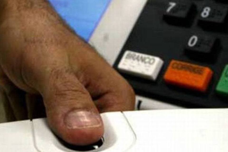 Urnas com identificação biométrica serão usadas em 60 municípios