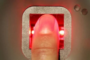 Novos beneficiários do Bolsa Família terão que registrar biometria a partir de novembro