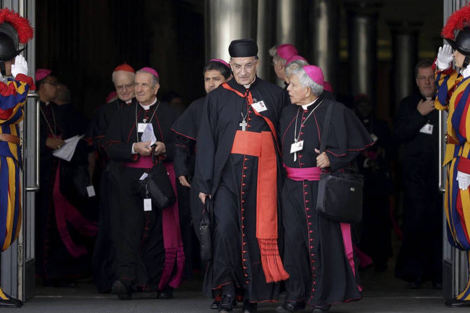 Bispo propõe que mulheres possam atuar como diáconos