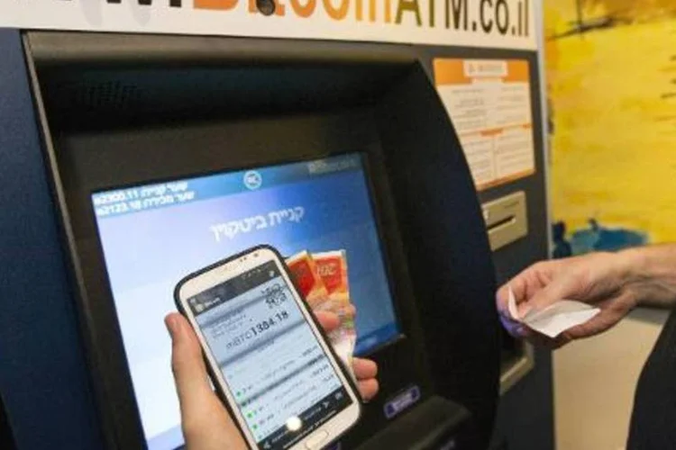 O primeiro caixa eletrônico da moeda virtual no Oriente Médio, em Tel Aviv: tchecos apresentaram oficialmente sua primeira bitcoin nessa (Jack Guez)
