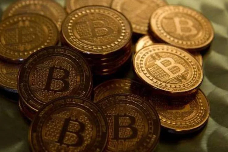 
	Bitcoins: autoridades disseram que os 50.000 bitcoins est&atilde;o sendo oferecidos em dez blocos de 2.000, e dez blocos de 3.000
 (Karen Bleier/AFP)
