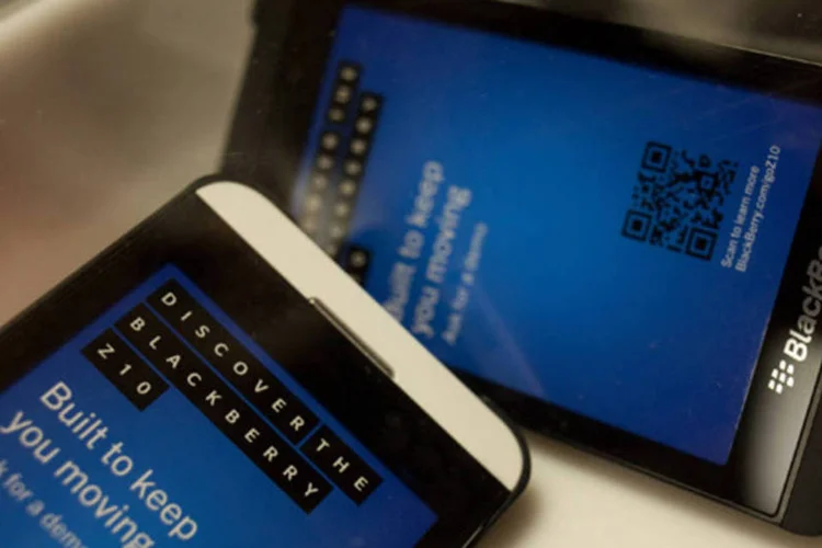 Smartphone BlackBerry Z10: companhia informou resultados trimestrais desanimadores, o que provocou uma queda de 28% no preço de suas ações (Pawel Dwulit/Bloomberg)