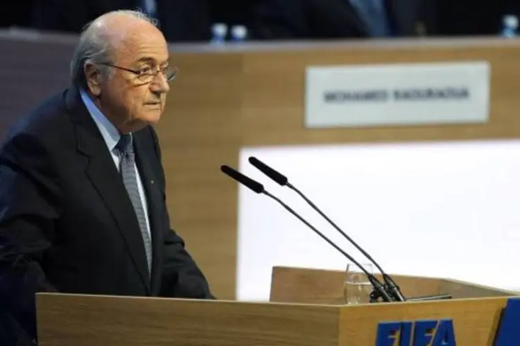 Presidente da Fifa, Joseph Blatter, disse em sua conta no Twitter que "hoje é um dia histórico para o processo de reforma da Fifa" (Julian Finney/Getty Images)