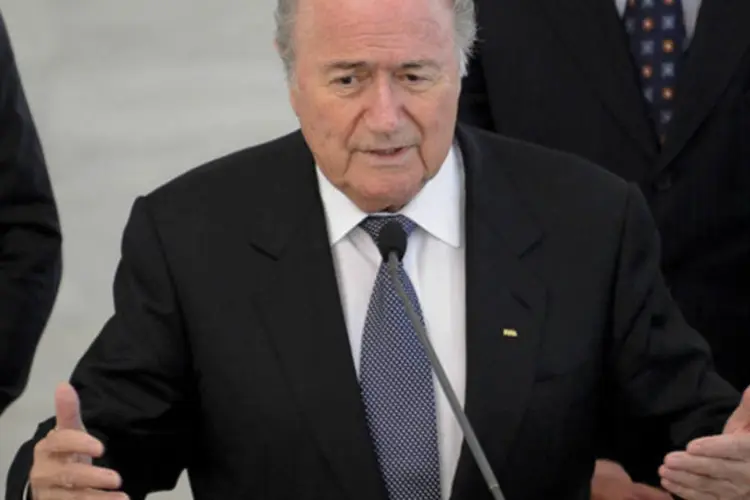 
	O presidente da Fifa, Joseph Blatter: Blatter, pediu nesta sexta-feira que os jogadores de futebol assumam sua responsabilidade na tarefa de manter o esporte limpo
 (Wilson Dias/ABr)