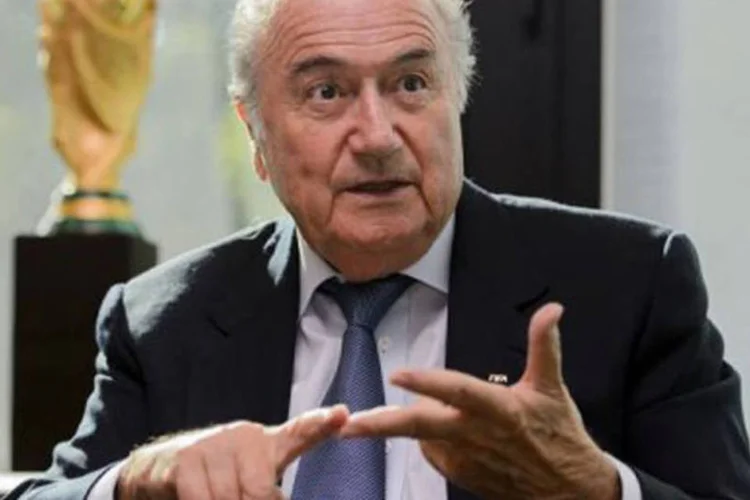 
	O presidente da Fifa, Joseph Blatter: &quot;as pessoas trabalham muito, vai custar mais do que o previsto, mas ser&aacute; conclu&iacute;do&quot;
 (Fabrice Coffrini/AFP)