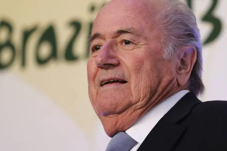 O presidente da Federação Internacional de Futebol (Fifa), Joseph Blatter: Blatter saudou a torcida e a seleção brasileira e elogiou o estádio do Maracanã, que, segundo ele, se confirmou como um "templo", após a reforma. (REUTERS/Sergio Moraes)