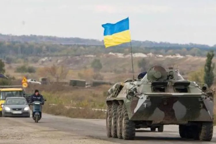 
	Blindado ucraniano na regi&atilde;o de Donetsk, no leste do pa&iacute;s
 (Anatoli Boiko/AFP)
