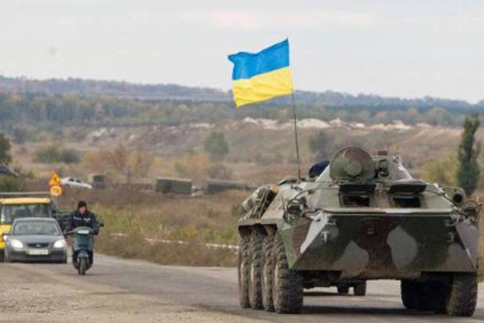 Forças ucranianas e rebeldes retomam combates em Donetsk