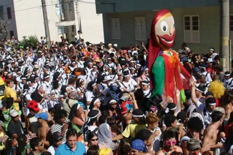 Bloco das Carmelitas, no Rio de Janeiro: mesmo com o término oficial do carnaval, ainda haverá desfiles de blocos até o próximo domingo (Divulgação/Veja Rio)