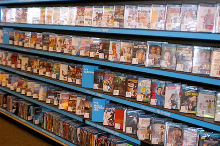 Muitas pessoas ainda preferem adquirir o filme num objeto físico, como um disco Blu-ray, em vez de pagar para vê-lo na internet  (BrokenSphere / Wikimedia Commons/Wikimedia Commons)