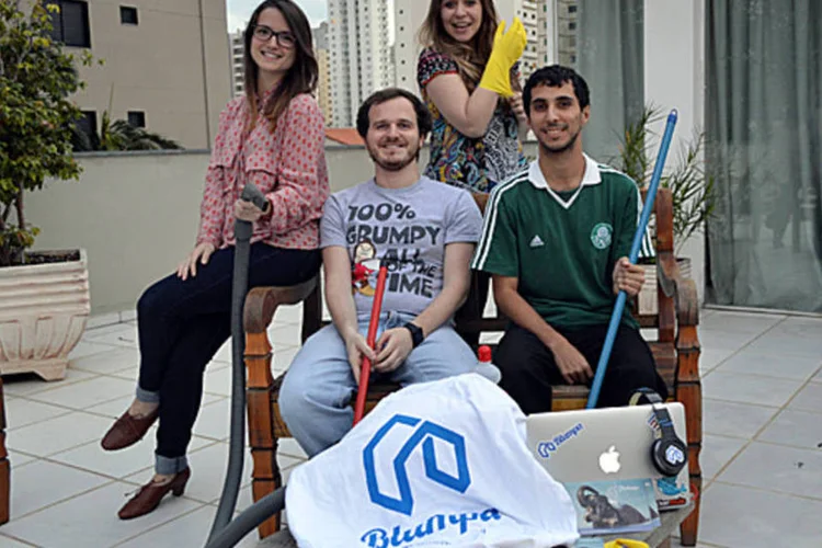 Equipe da startup Blumpa: Eduardo Giglio é o homem da esquerda (Divulgação)