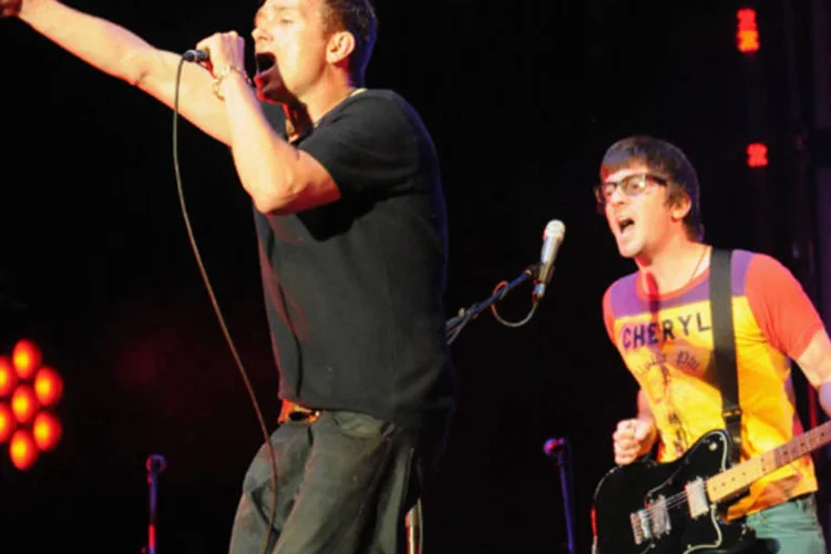
	Som novo: o guitarrista da banda, Graham Coxon, reconheceu que algum destes novos temas &quot;podem n&atilde;o soar&quot; como o velho Blur
 (Jim Dyson/ Getty Images)