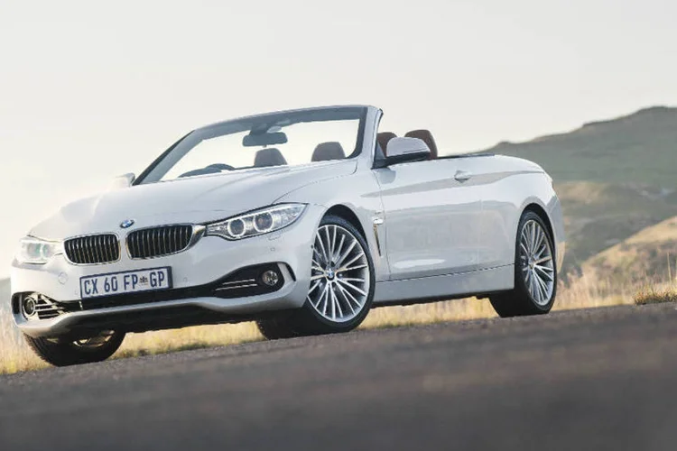 428i Cabrio Sport GP: modelo é um dos membros da relativamente jovem Série 4 (Divulgação/BMW)