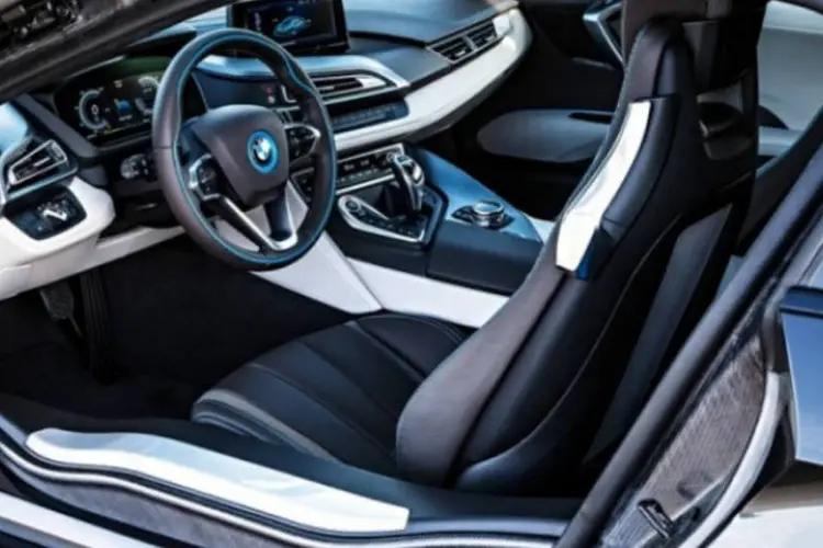 
	BMW: montadora est&aacute; investindo em novas tecnologias como sistemas de transmiss&atilde;o el&eacute;tricos e h&iacute;bridos e tecnologias com fibra de carbono
 (Divulgação)