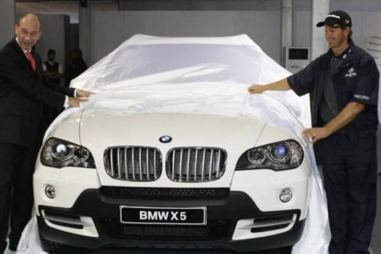 A BMW também fará recall de 20.800 carros do modelo X5 (Ross Kinnaird/Getty Images)
