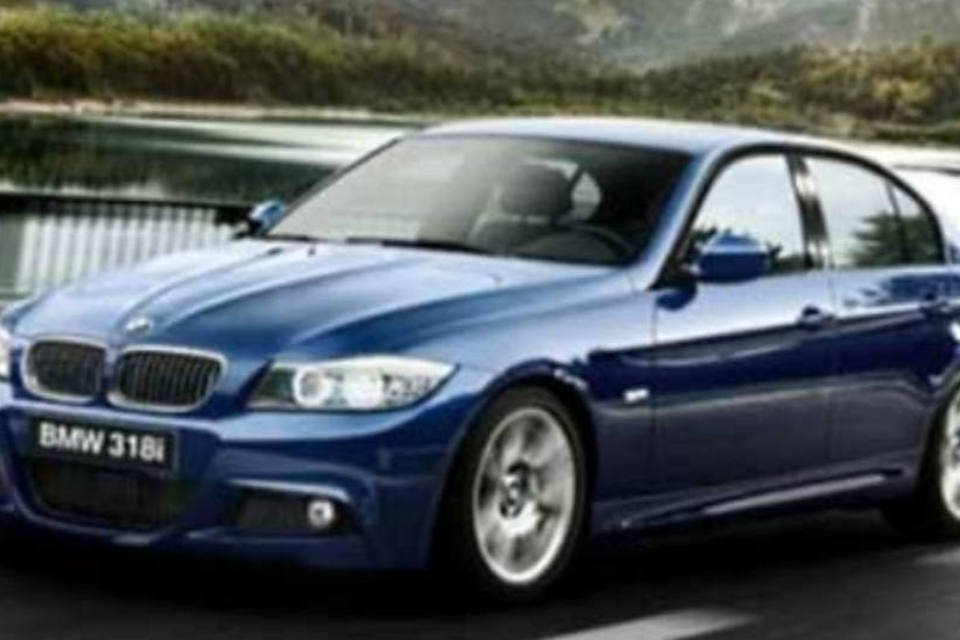 BMW traz 318i Sport por R$ 99.500