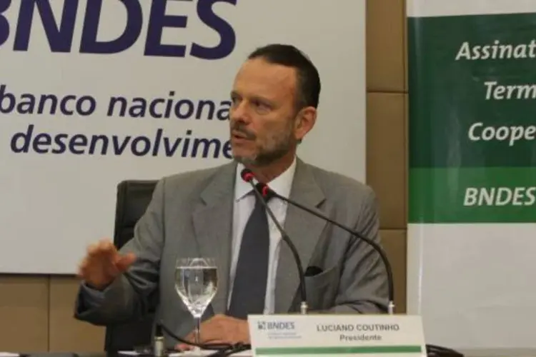 A proposta, segundo o presidente do BNDES, Luciano Coutinho, é dar forte apoio ao investimento com ênfase na inovação (Divulgação/BNDES)