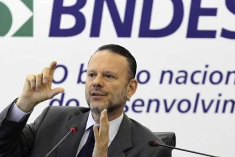 
	Luciano Coutinho, presidente do banco: segundo nota do BNDES, o banco financiar&aacute; 52,3% do projeto
 (Sergio Moraes/Reuters)