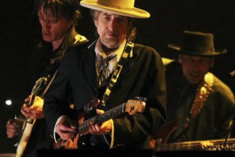 Bob Dylan: o lançamento do 35º disco de sua carreira marca o 50º aniversário do álbum de estreia do músico (Olivia Harris/AFP)
