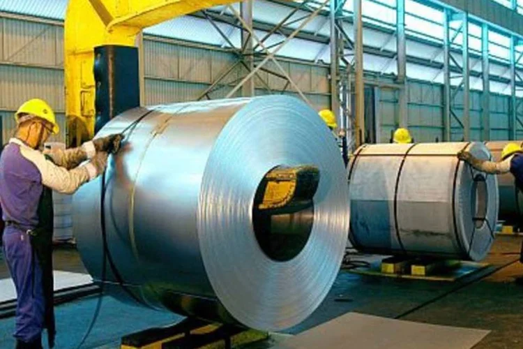 Papéis da empresa de siderurgia reagiram mal ao anúncio de venda de 30% da unidade de mineração a japoneses (.)