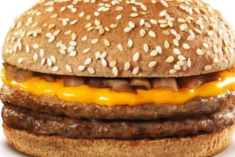 A promoção será mantida por tempo limitado e a meta é aumentar as vendas de sanduíches em 11% (Divulgação)