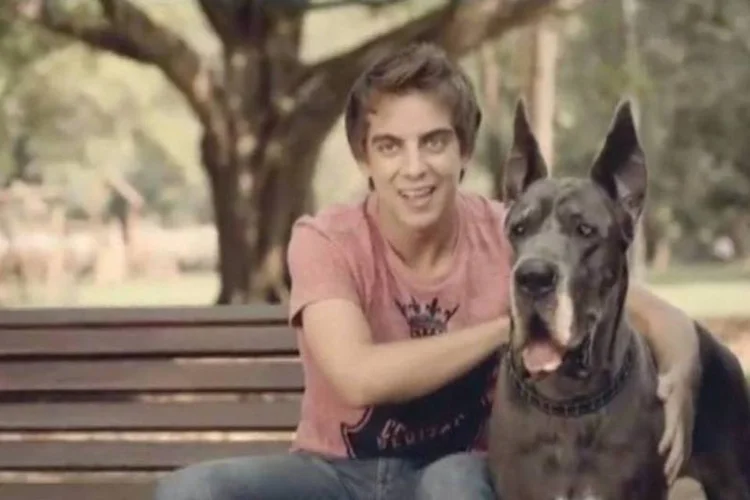 Bob's: campanha apresenta novo slogan "Não dá para controlar" (Reprodução)