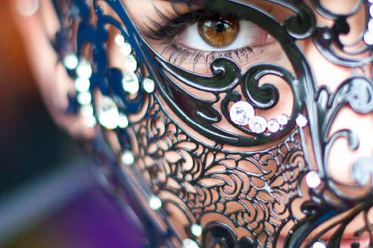 Modelo posa no último dia da competição de pintura corporal (Mathias Kniepeiss/Getty Images)