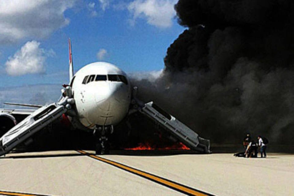 Vários feridos em incêndio de avião em aeroporto da Flórida