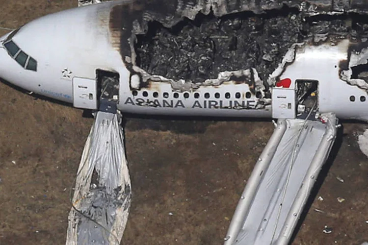 
	Vista a&eacute;rea do Boeing 777 da Asiana Airlines no aeroporto internacional de San Francisco
 (Jed Jacobsohn/Reuters)