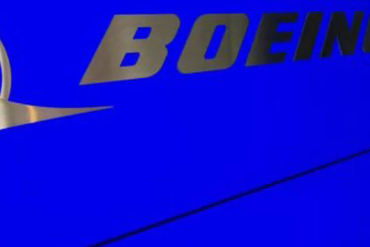 
	Logo da Boeing: o porta-voz assinalou que o primeiro turno foi suspenso, mas que o segundo turno iria trabalhar normalmente
 (Paul J. Richards)