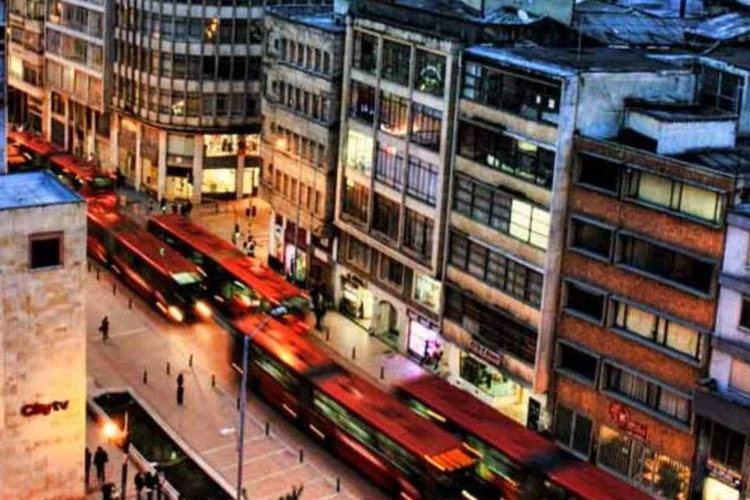 
	Bogot&aacute;, na Col&ocirc;mbia: multas ser&atilde;o&nbsp;de at&eacute; 28 milh&otilde;es de pesos (cerca de R$ 33,7 milh&otilde;es) e o cancelamento da licen&ccedil;a
 (David Garzon/Stock.Xchng)