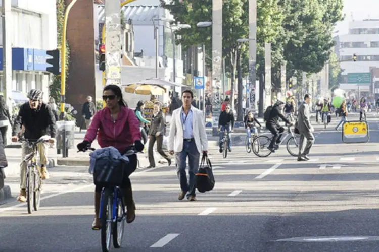 
	Bicicletas em Bogot&aacute;, na Col&ocirc;mbia: a cidade soma 611.472 viagens de bicicleta por dia e 392 quil&ocirc;metros de ciclovias
 (Agência Brasil)