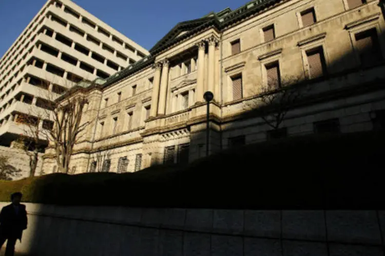 
	Banco do Jap&atilde;o: o banco central revelou que a melhora da demanda antes do aumento do imposto sobre vendas deve impulsionar a produ&ccedil;&atilde;o industrial&nbsp;
 (REUTERS/Yuriko Nakao)