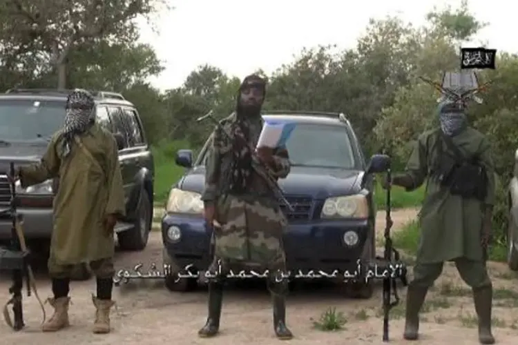 O líder do Boko Haram, Abubakar Shekau, discursa em um local não identificado (Ho/AFP)