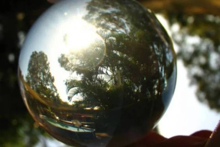 Bola de cristal (Wiccked)