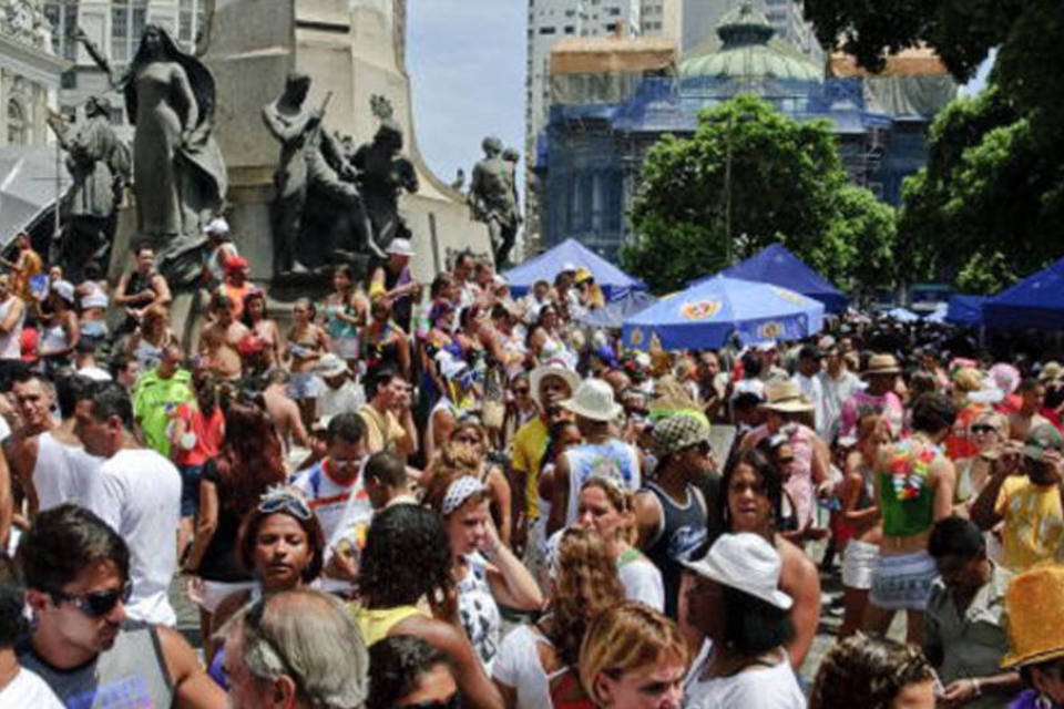 Multidão festeja no Rio para entrar no Livro dos Recordes