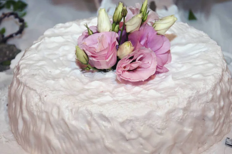 
	Bolo de casamento: &ldquo;Depois de ficar noiva eu tinha um ideal do tipo de cerim&ocirc;nia e recep&ccedil;&atilde;o que eu queria criar para n&oacute;s dois&quot;, disse a noiva
 (Thinkstock)