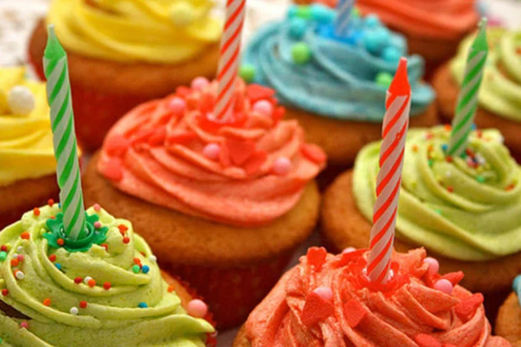 
	Bolo de anivers&aacute;rio: a Warner arrecada cerca de US$ 2 milh&otilde;es ao ano por propriedade intelectual pelo uso da famosa can&ccedil;&atilde;o
 (Creative Commons)