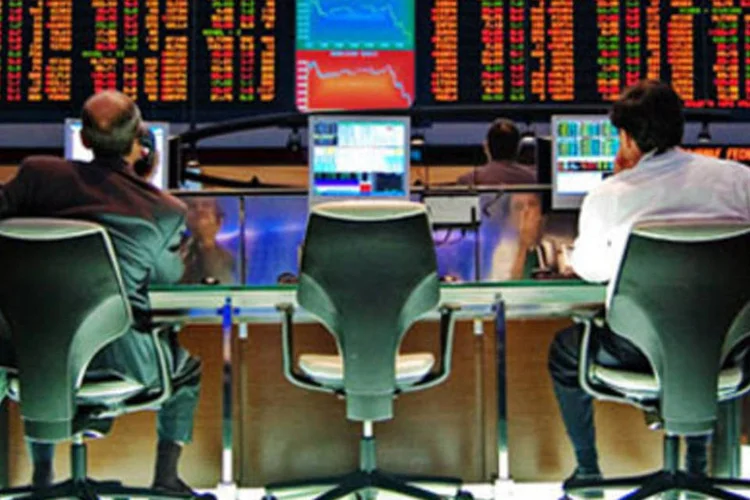 Para a BM&FBovespa, a vantagem seria o aumento do universo de empresas que poderiam abrir seu capital (.)