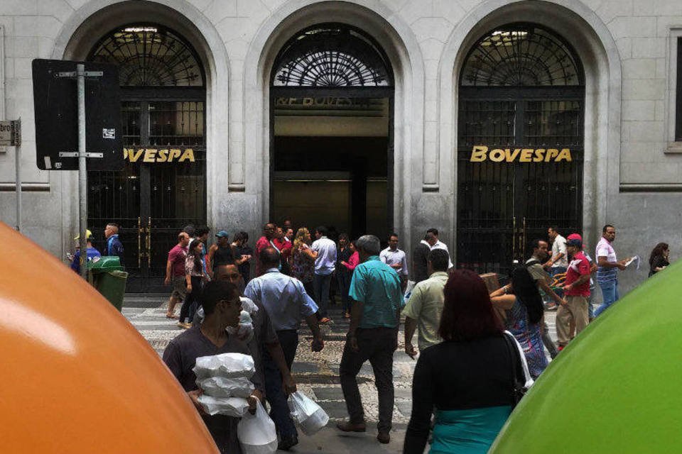Ibovespa fecha em queda de 1,63% por realização de lucros