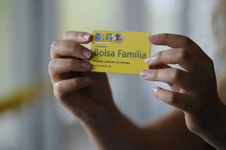 
	Bolsa Fam&iacute;lia: est&aacute; prevista uma eleva&ccedil;&atilde;o de R$ 1,1 bilh&atilde;o no or&ccedil;amento do programa, que atende 13,9 milh&otilde;es de fam&iacute;lias
 (Jefferson Rudy/ Agência Senado)