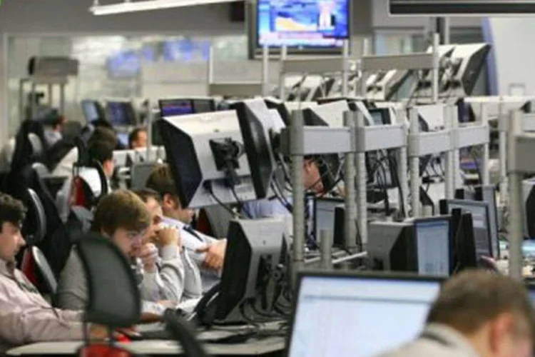 
	Bolsa de Moscou: a bolsa de Moscou caiu 11,3%, tirando quase 60 bilh&otilde;es de d&oacute;lares do valor de empresas russas em um dia
 (Alexey Sazonov/AFP)